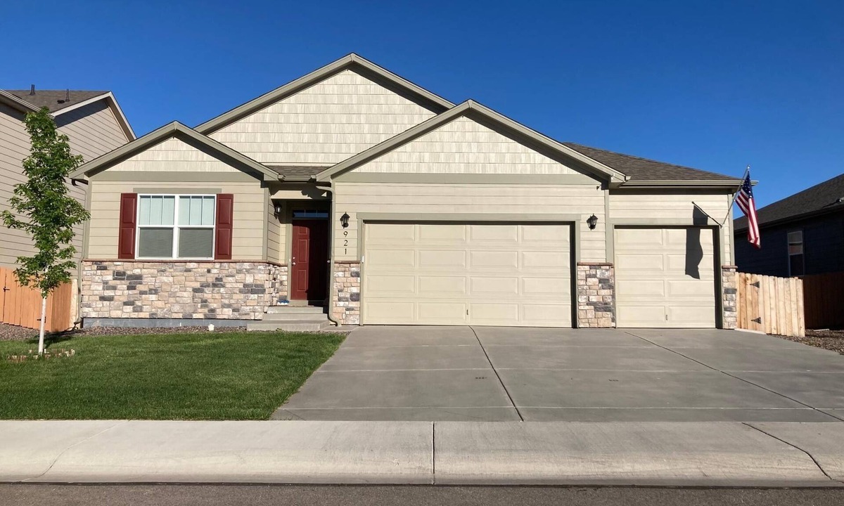 Windsor House | Executive Rental or Comfortably Furnished 4 Bed 2 Bath Home!