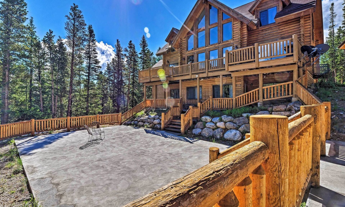 Alma Cabin | Expansive Alma Cabin w/Hot Tub & Mountain Views!