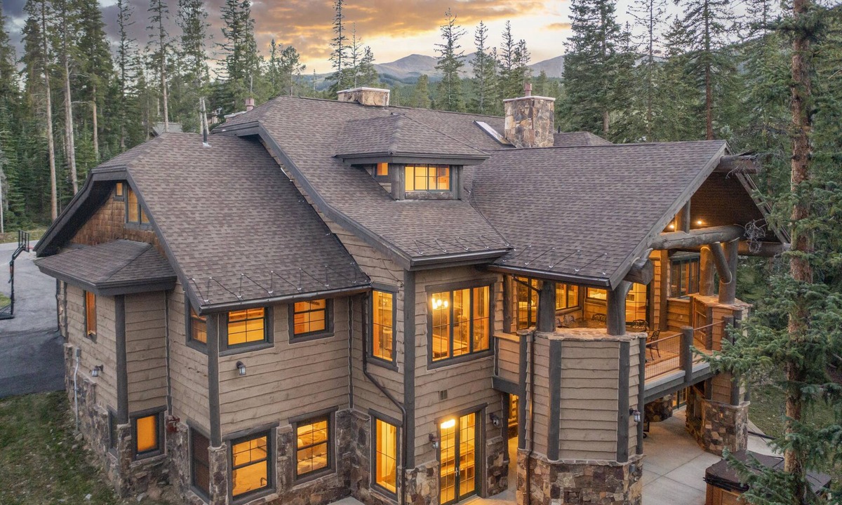 Peak 8 House | Expansive elegance at base of Peak 8, 6 en-suites, 9 fireplaces, game tables, hot tub!