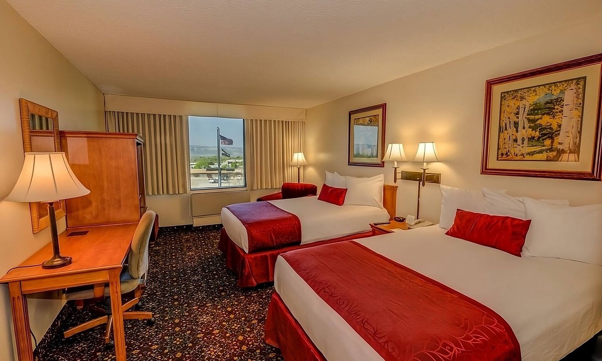 Grand Junction Hotel | Experience Colorado Like Never Before! 2 Contemporary Units! Indoor Pool, Bar!