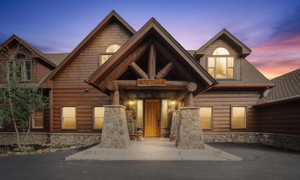 Baldy Mountain House | Experience stunning mountain views and a game room at Swift Getaway!