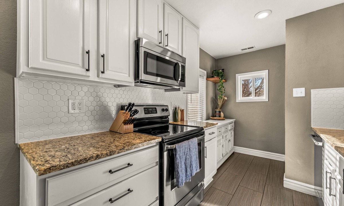 Sunnyside House | Explore Highlands Neighborhood - Walkability - Grill - Beautiful Patio