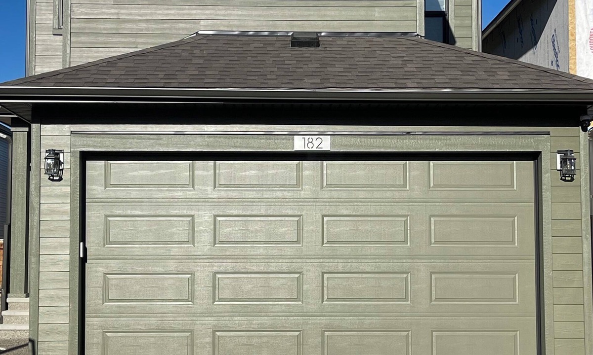 Southwest Calgary House | Exquisite 4BR & 3 Baths modern 2000sqft Home