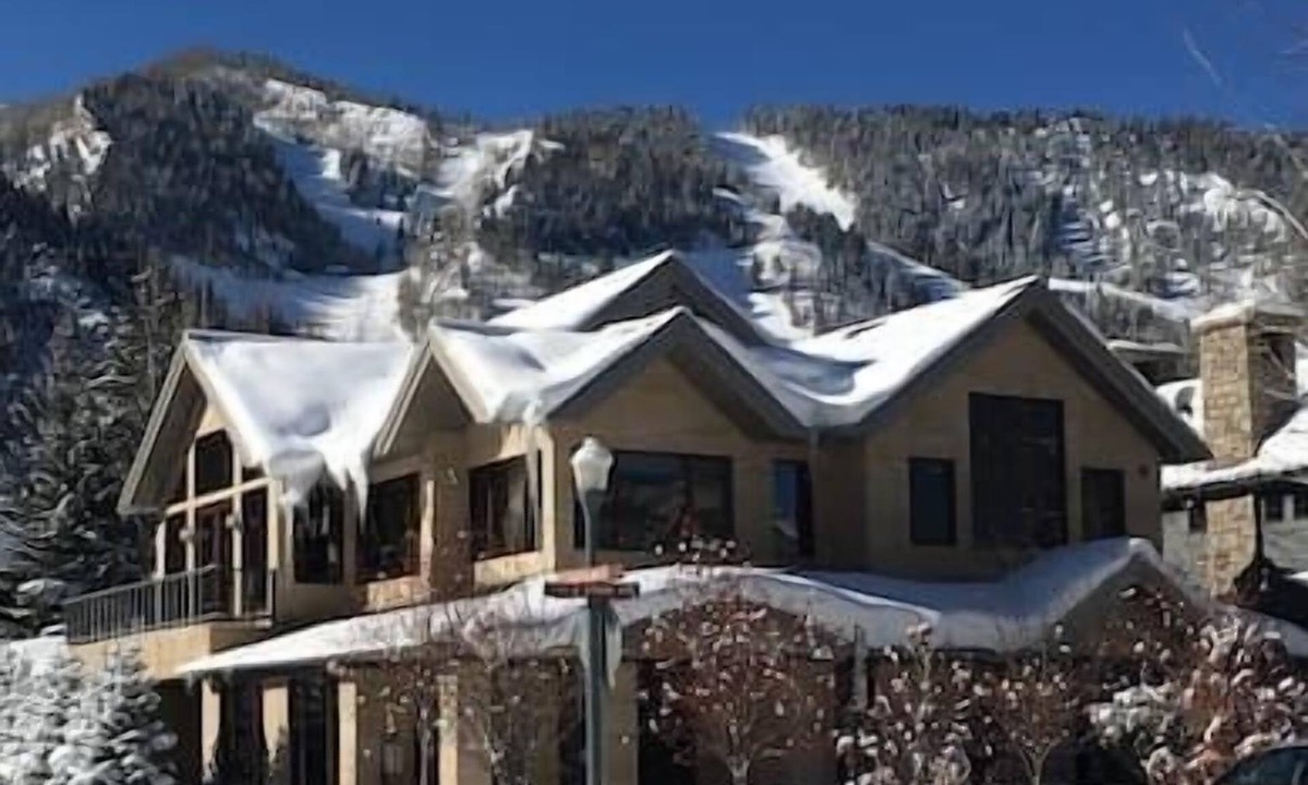 Aspen House | FABULOUS 6 BEDROOM 7.5 BATH HOME IN THE ASPEN CORE