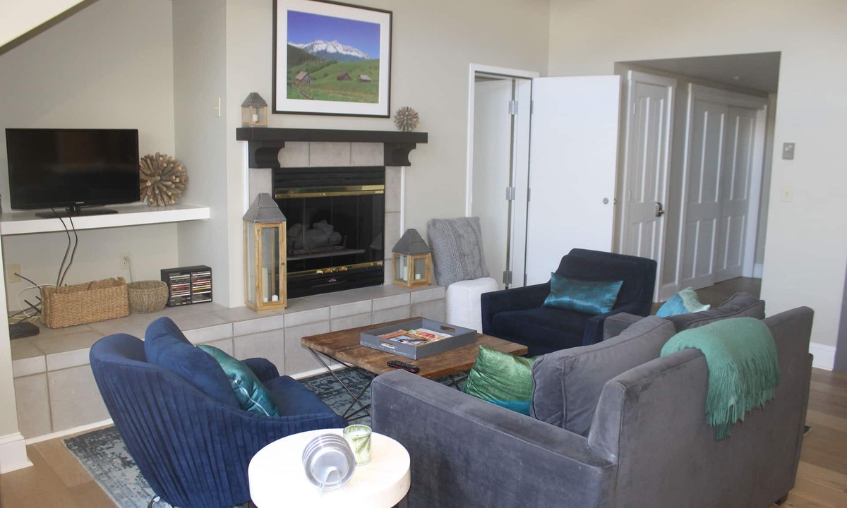 Mountain Village Condo | FALL SPECIAL! 1BR/2Bth Overlook Sunset Plaza-VIEWS, garage parking, fireplace
