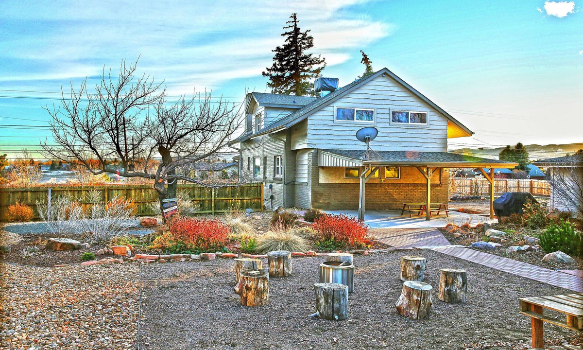 Arvada House | Family-Friendly Farmhouse in Arvada close to Denver, Golden, Red Rocks