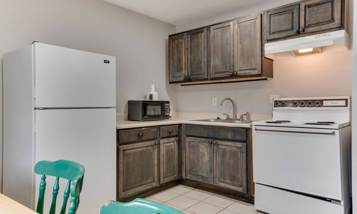 Lewis House | Family Room + full kitchen at Dolores Mountain Inn