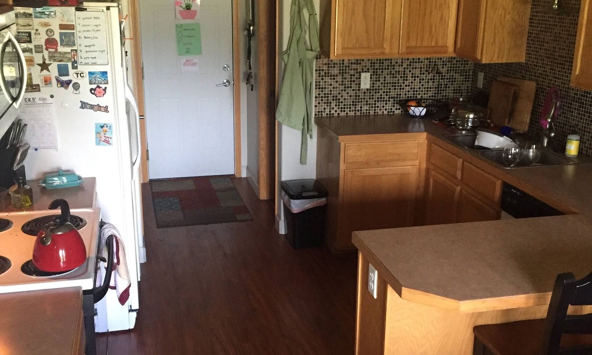 Rogers Park House | Fantastic 3 Bedroom Summer Rental in Fort Collins w/pool and bus route to CSU
