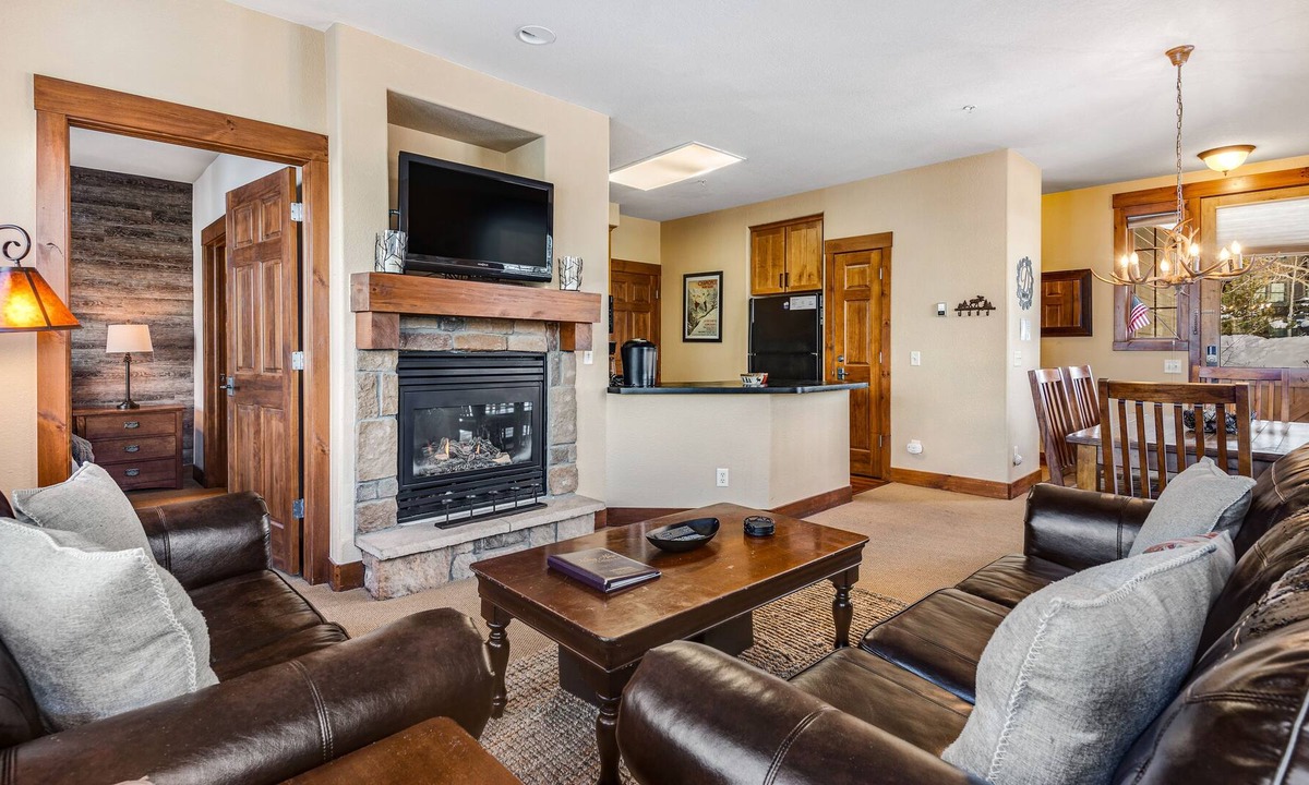 Granby Condo | Fantastic Two-Bedroom Condo W/Shared Hot Tub, Private Washer & Dryer, Free WiFi!