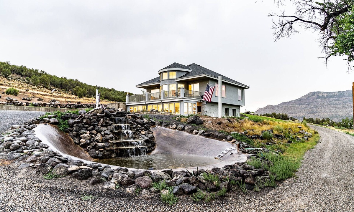 Mesa Bed & Breakfast | Farm Sustainable Lodge in Molina The Waterfall