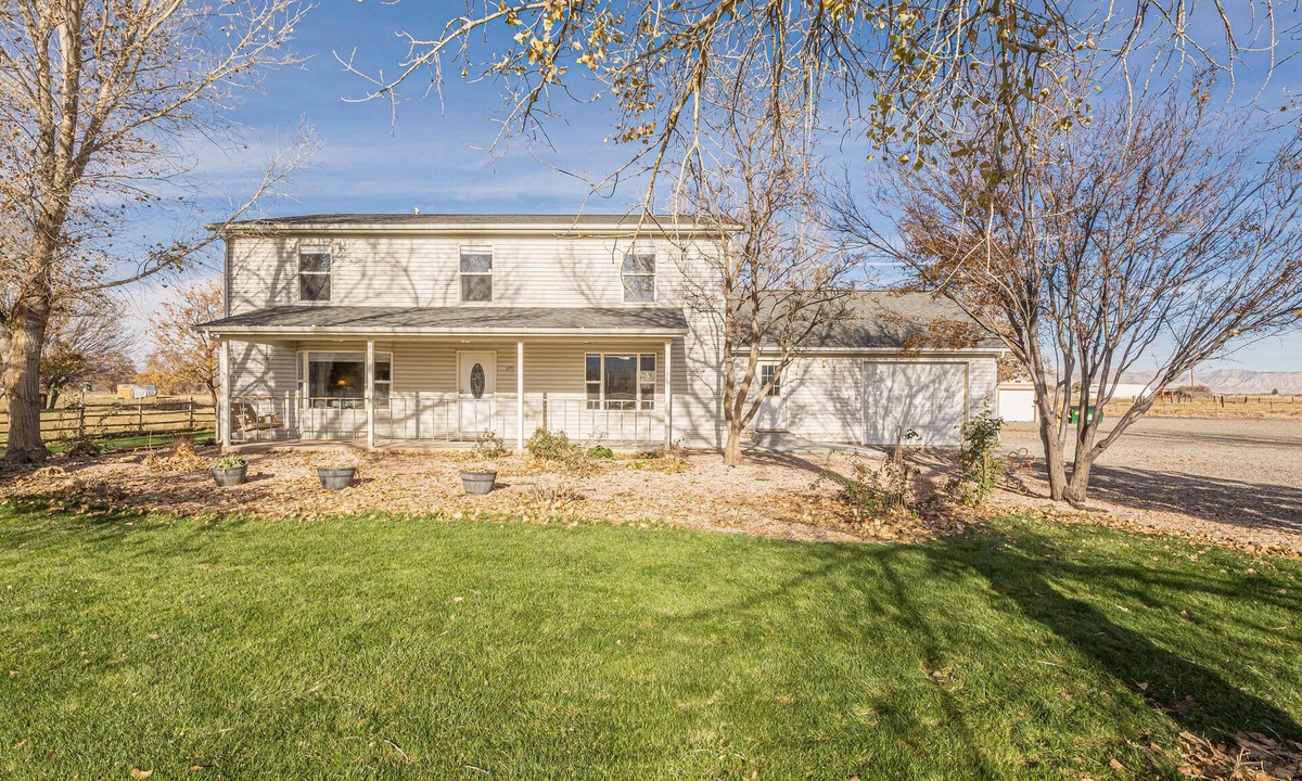 Fruita House | Farmstead Escape: Country Luxury Home Near Monument Trails