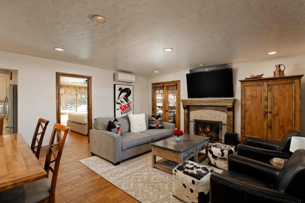 Aspen House | Fasching Haus Unit 310, Deluxe Condo w/Stately Furnishings, Private Deck, A/C