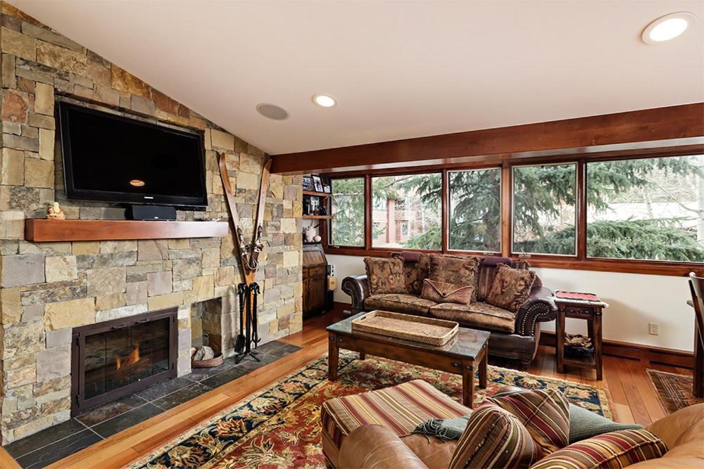 Aspen House | Fasching Haus Unit 5, Deluxe Condo with Great Natural Light & Amazing Location