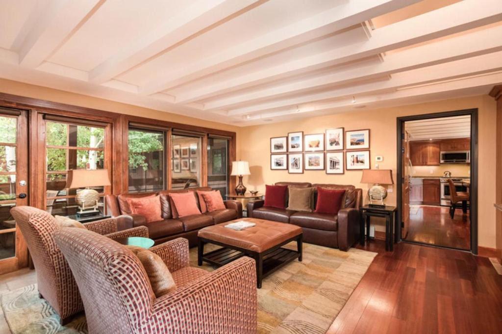 Aspen House | Fasching Haus Unit 9 & 10, 6 Bedroom, 6 BTH Condo, 2 Blocks to Downtown Aspen