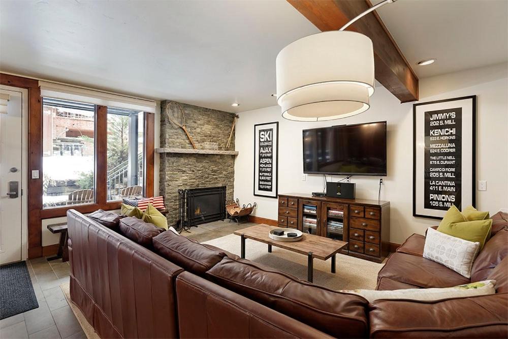 Aspen House | Fifth Avenue Unit 8, Condo with Extra Murphy Bed + Access to Pool & Hot Tub