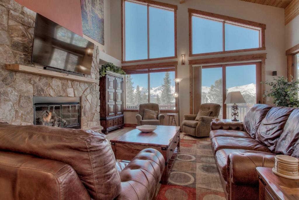 Woodmoor House | Firelight Luxury townhouse