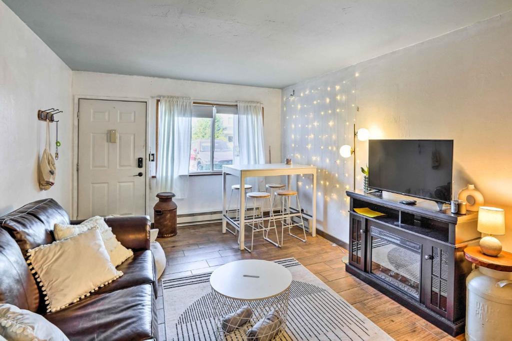 Hunter House | First-Floor Hunter Condo < 1 Mi to Slopes!