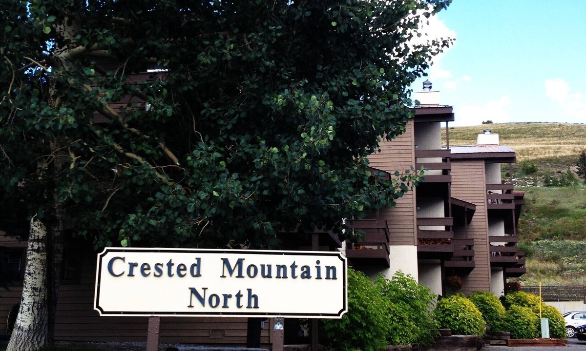 Crested Butte Condo | Flowers & bike rides to the lifts from Crested Mountain North 2 bedroom Condo!