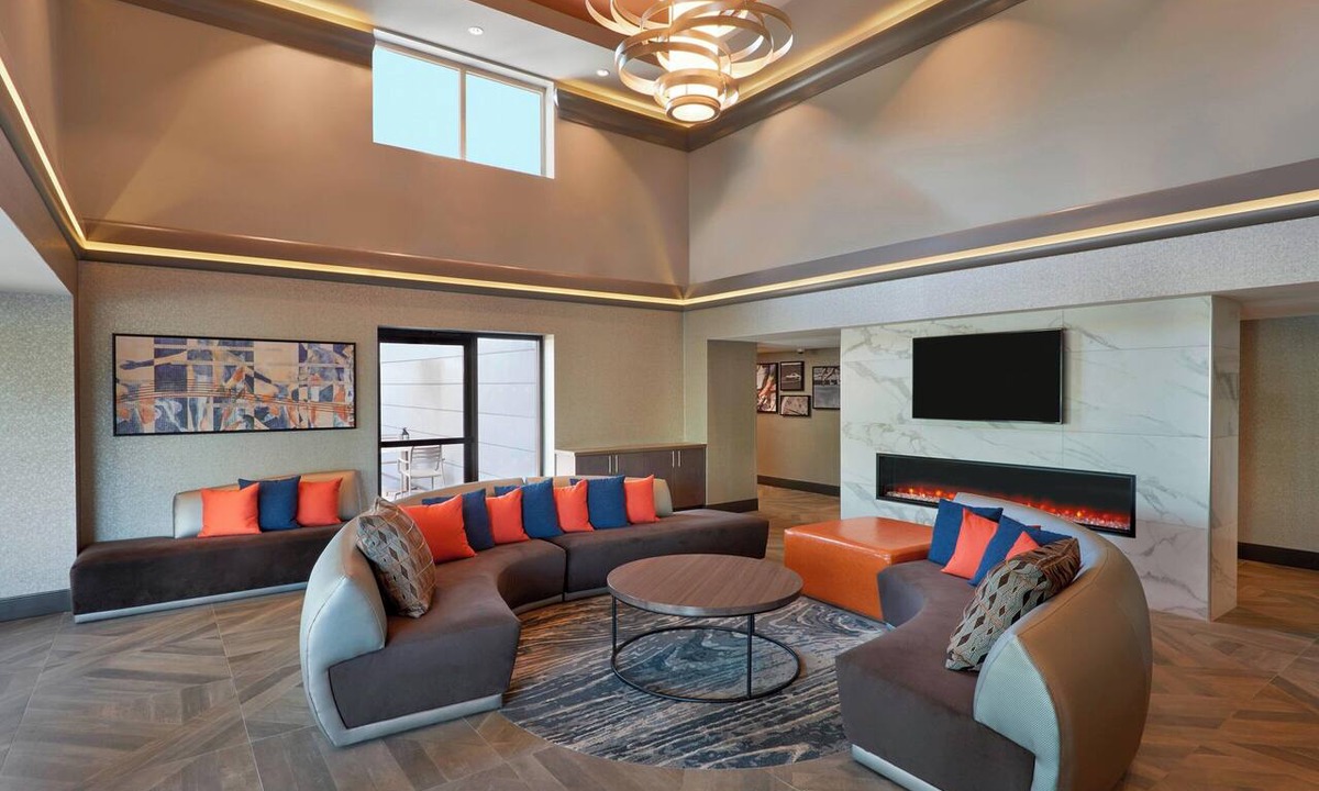 Hamilton Hotel | Four Points by Sheraton Hamilton - Stoney Creek