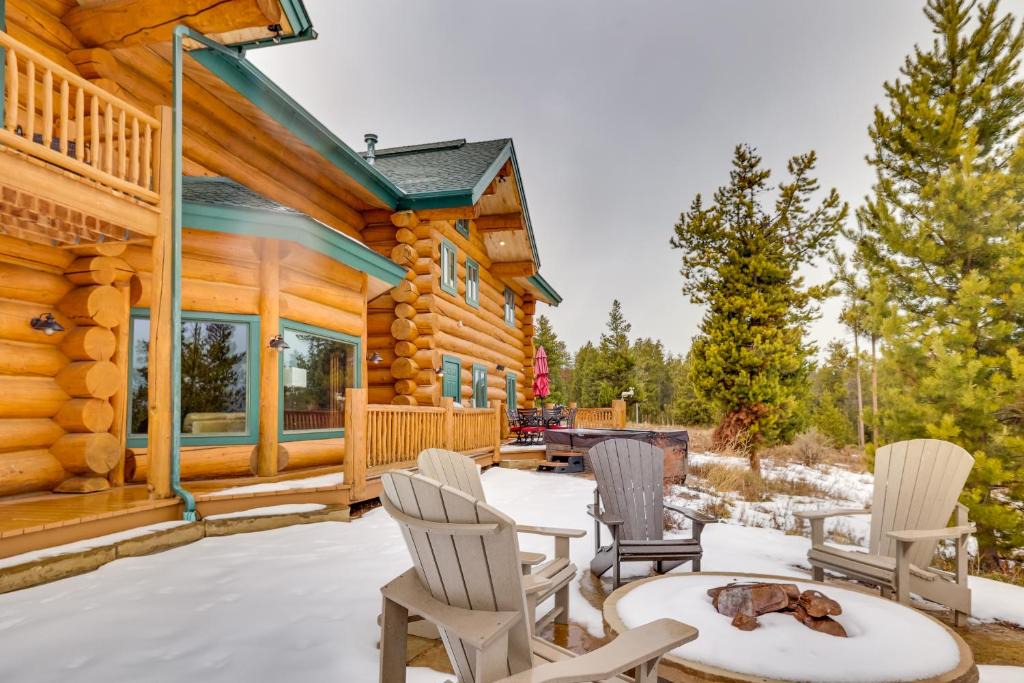 Granby House | Fraser Chalet with Hot Tub and Mountain Views