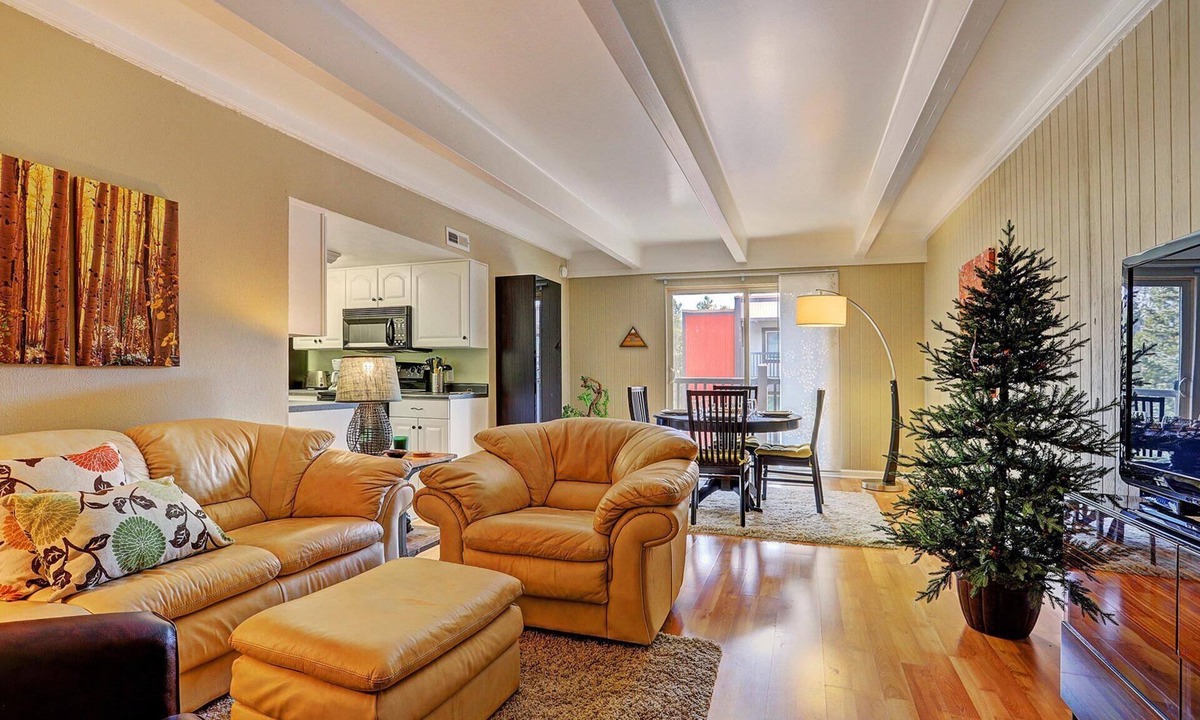 Warrior's Mark Condo | Free SkyCard Act-Remodeled, Close to Town, Gas Fireplace-Ski/Racquet Club B106