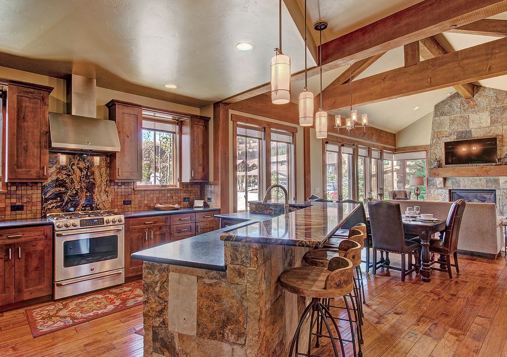 Fairmount On The River House | FREE SkyCard Activities - Luxury Duplex, Private Gas Fire Pit, Ideal For Families - The Shores Lodge