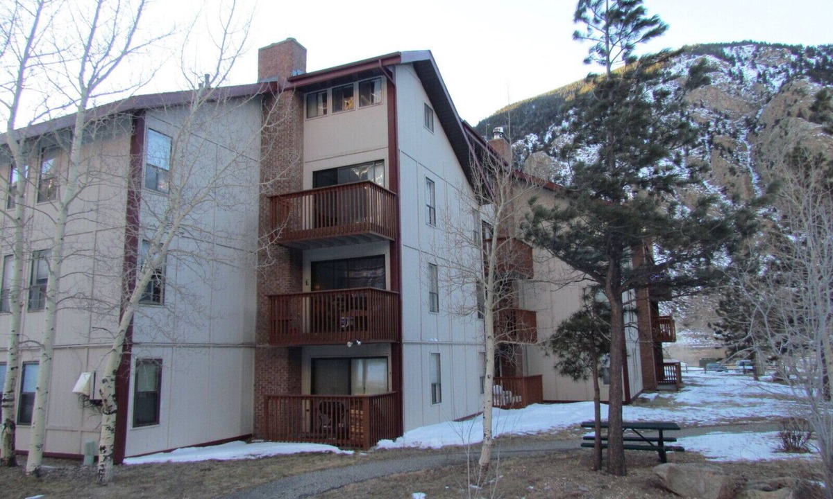 Georgetown Condo | Fully Furnished Georgetown CO Ski Condo. Across street from lake, 1 Br Plus Loft