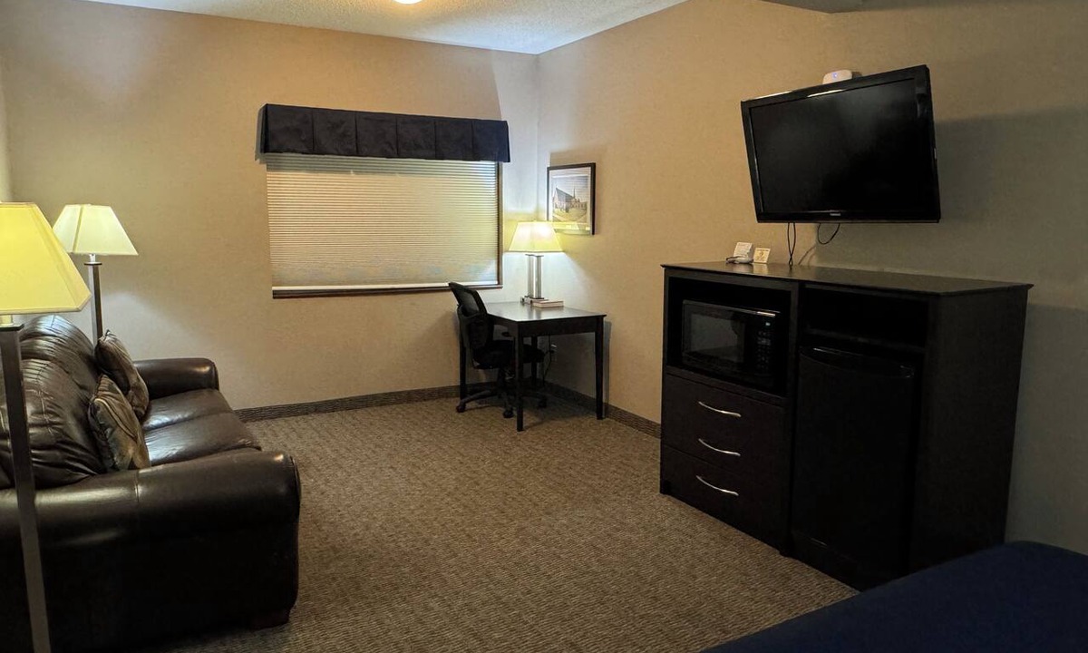 Garner Hotel | Garner Inn & Suites
