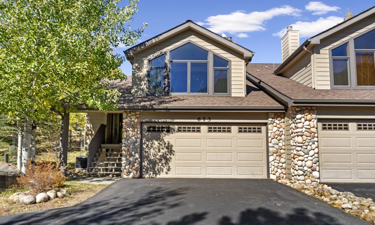 Estes Park House | Gateway to the Wildside - Lodge-Style Townhome Near Rocky Mountain National Park! -- EV #3453