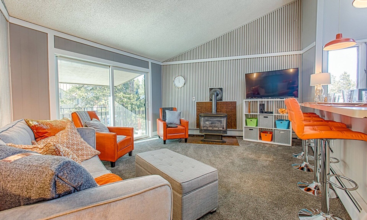 Peak 8 Condo | Gold Camp Gold Pan Condo: On Shuttle Route