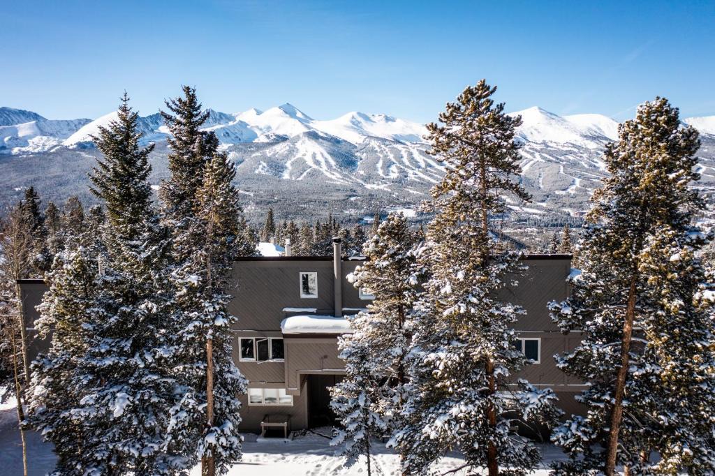 Baldy Mountain Hotel | Gold Point Resort Breckenridge by Vacatia
