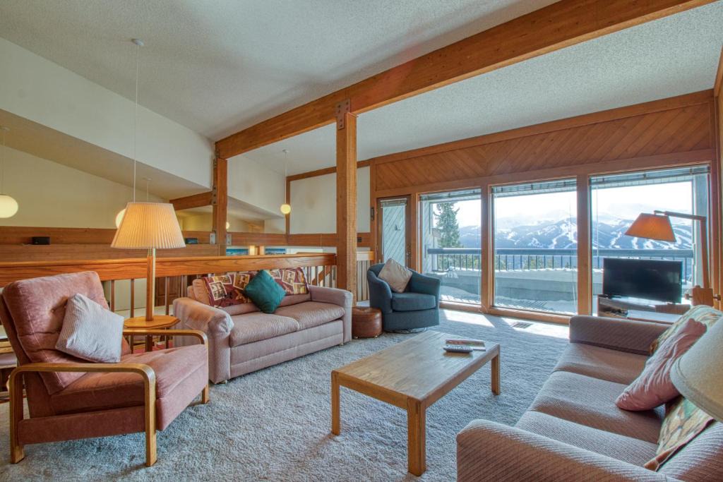Woodmoor Apartment | Gold Point Vista