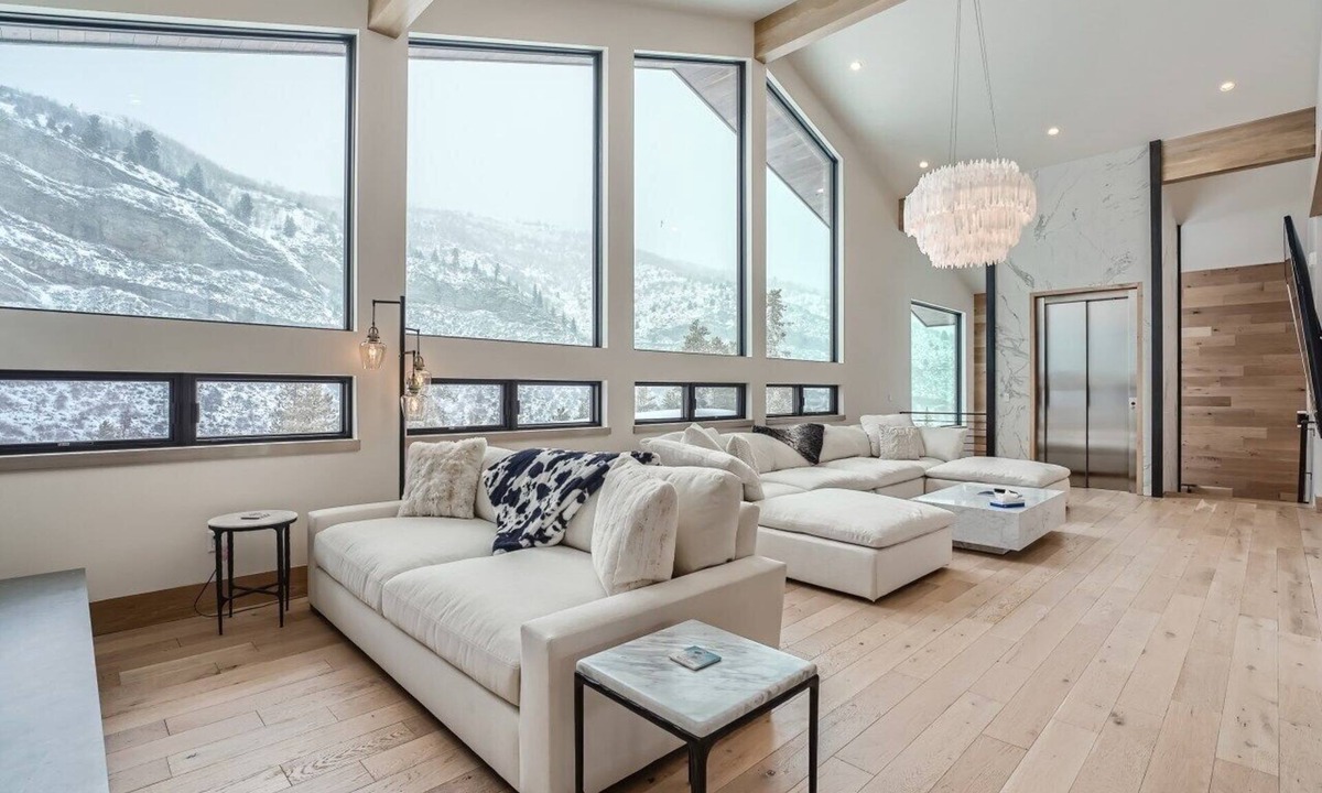 Intermountain House | Gorgeous Residence, Hot Tub, Game Room, Minutes to Slopes