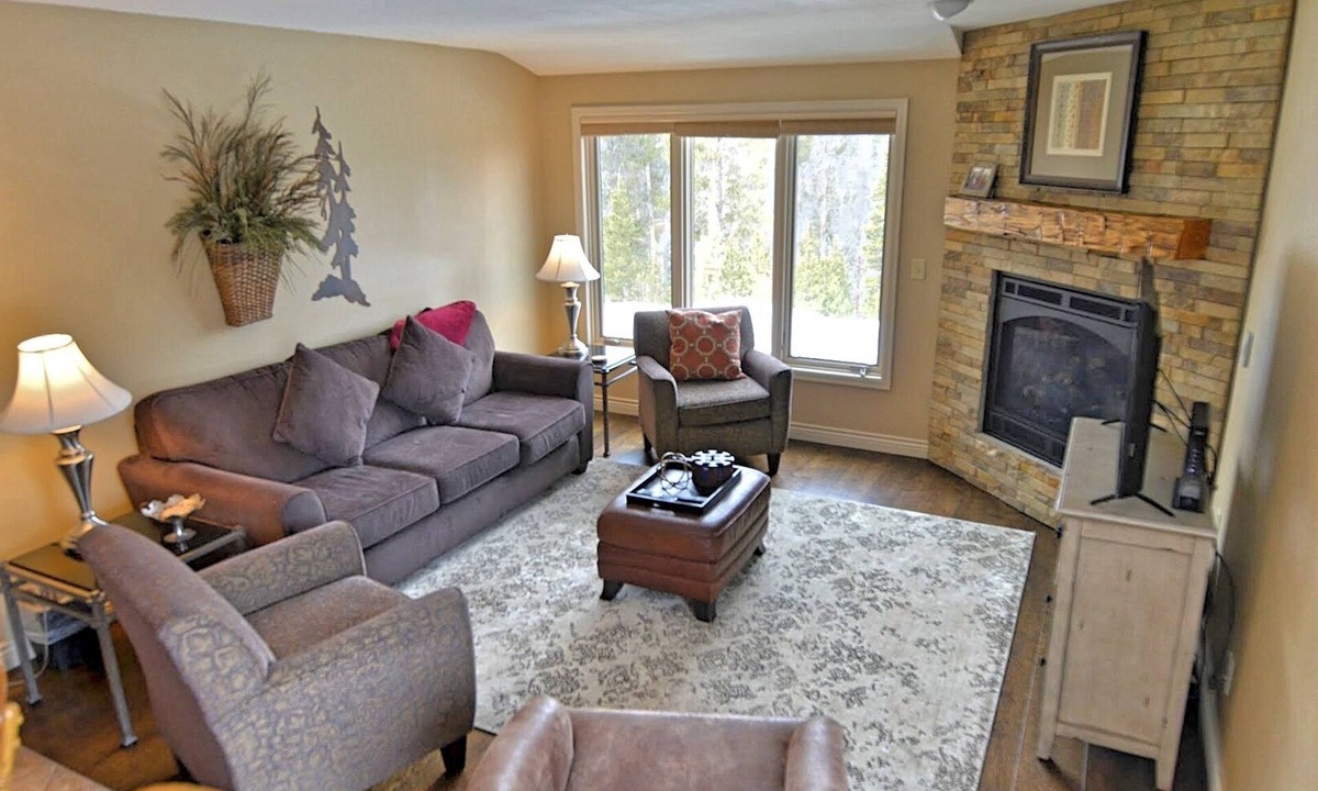 Warrior's Mark West House | Gorgeous Views on Peak 10 in Remodeled Townhome