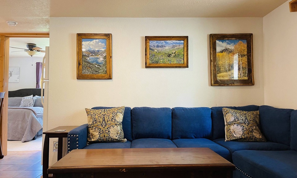 Lake City Apartment | Gowdy Suite 1, King Bed, Hot Tub, Screened Porch, Free wifi.