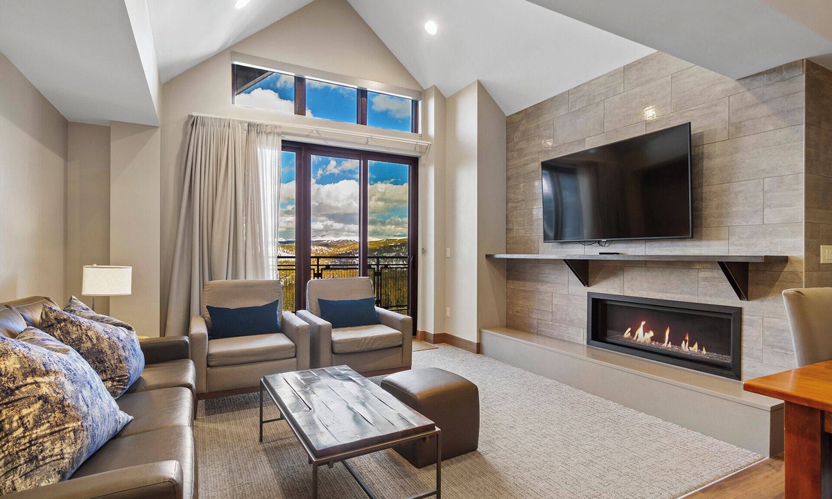 Boulder Ridge Condo | Grand Colorado on Peak 8 2 Bedroom ski-in/out
