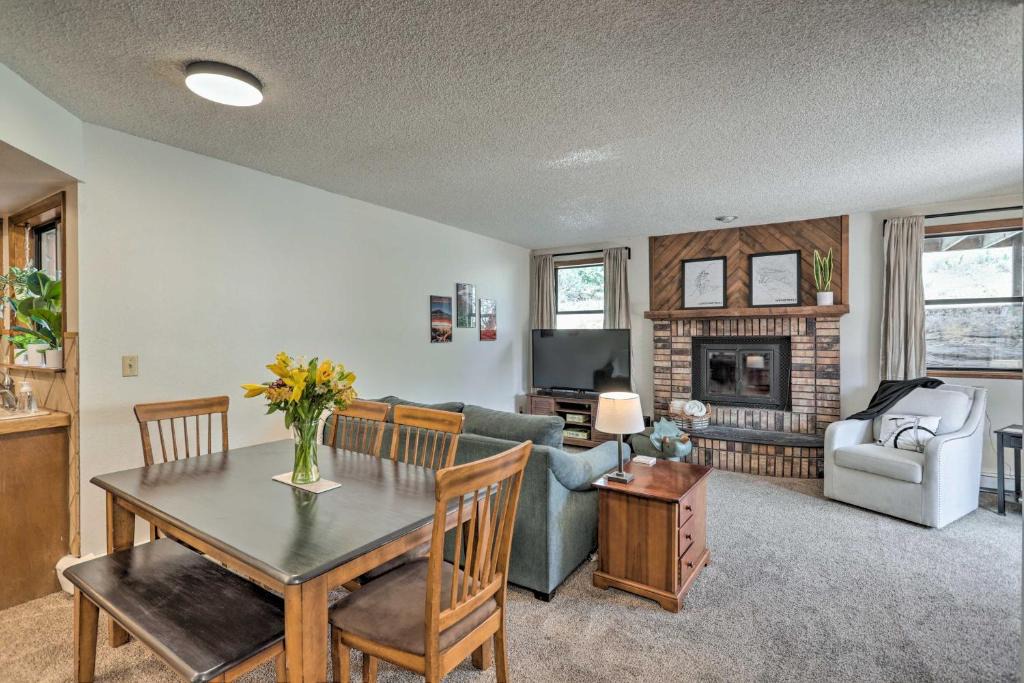 The Ridges House | Grand Junction Townhome about 3 Mi to Downtown!
