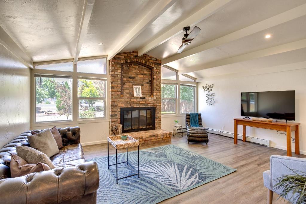 Pear Park House | Grand Junction Vacation Rental with Patio and Grill!