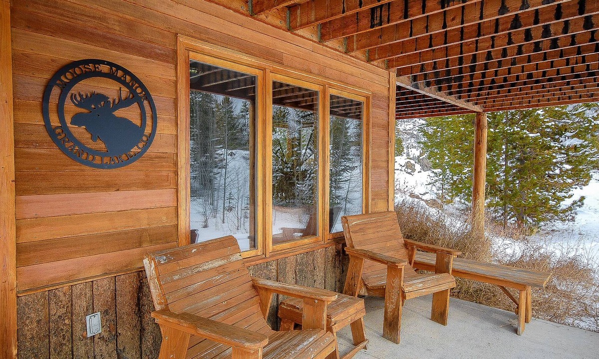 Grand Lake House | Grand Moose Manor - Beautiful, 5 bedroom home in the heart of Grand Lake!