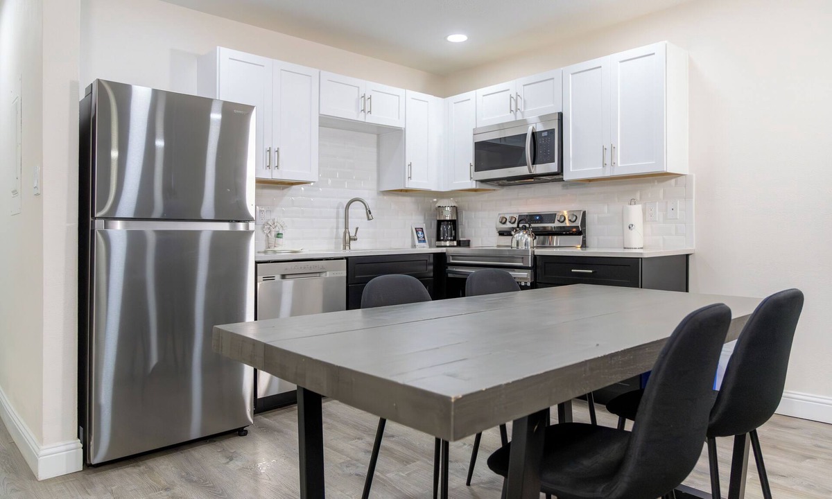 Steamboat Springs Hotel | Great Deal! Serene Unit, Near Ski Lifts, Free Shuttle Service, Hot Tub, Jacuzzi, Hiking, Ice Skating