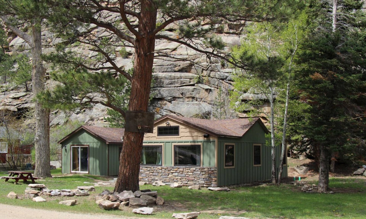 Drake Cabin | Great Getaway on the Big Thompson very near Estes & Rocky Mt. Nat'l Park