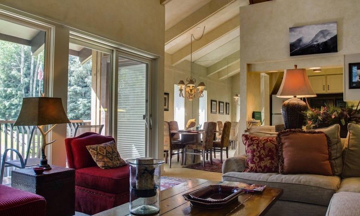 Vail Condo | Great Location | Access Pool & Hot Tubs
