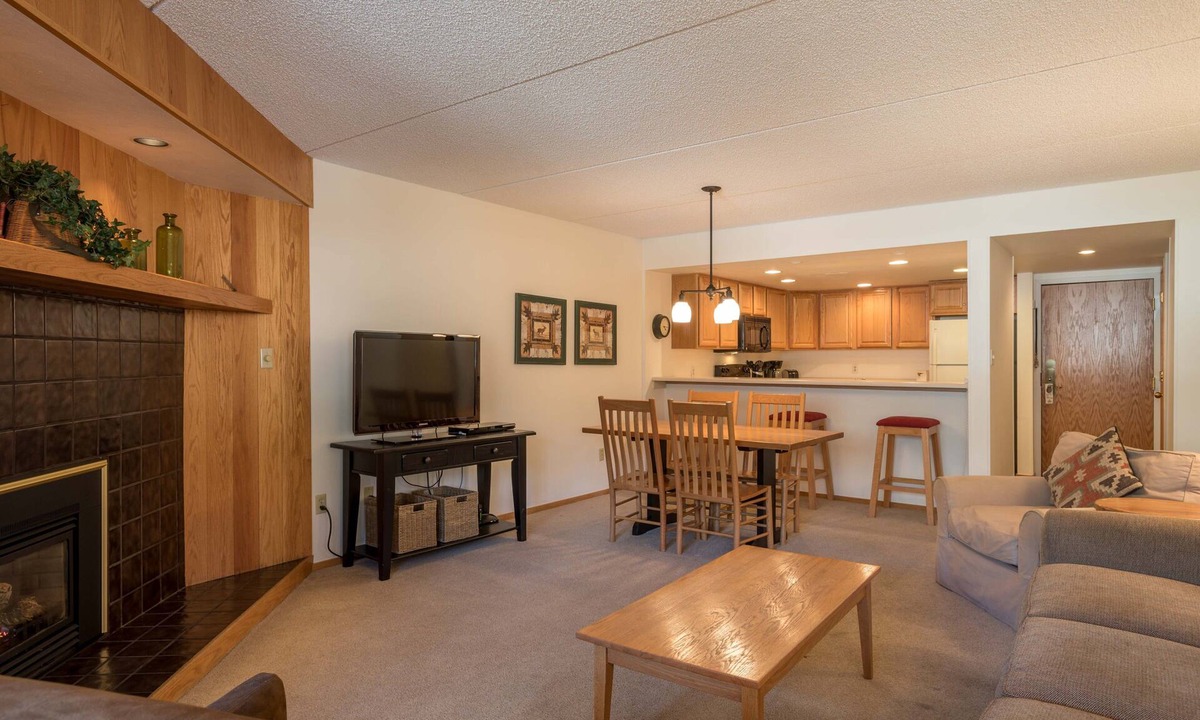 Copper Mountain Condo | Great "Ski-in/ski-out" condo, free wifi, & parking.