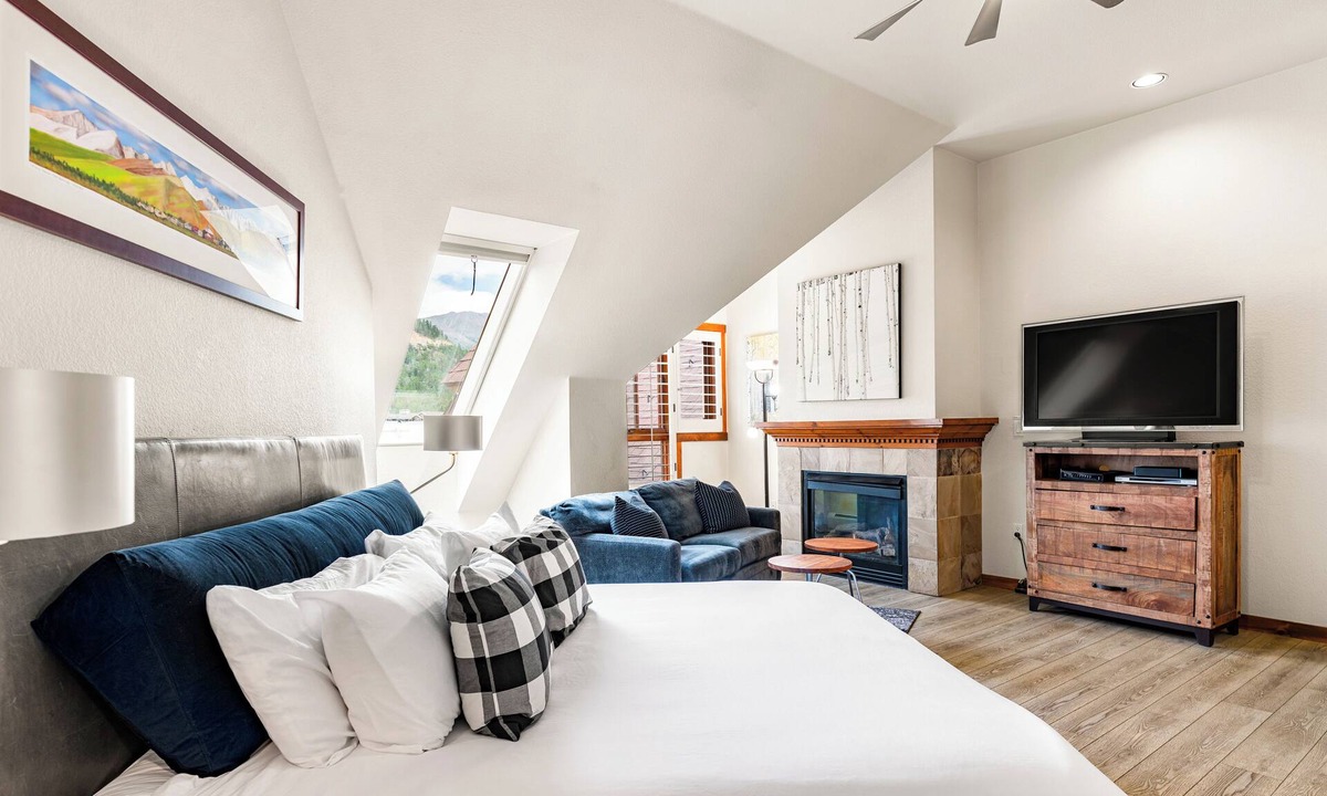 Peak 9 Condo | Great Studio, Excellent Location & Amenities!