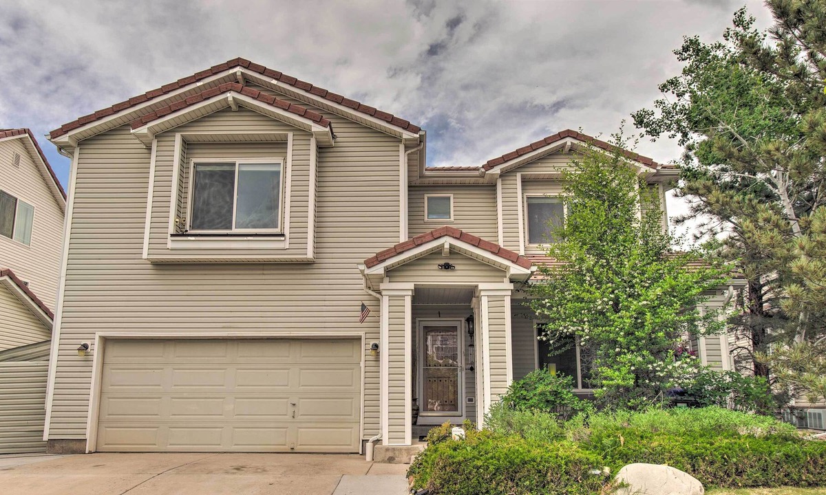 Green Valley Ranch House | 'Green Valley Ranch' - Family Home: 13 Mins to DIA