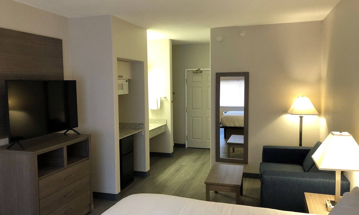 Centennial Hotel | GreenTree Inn Denver Tech Center