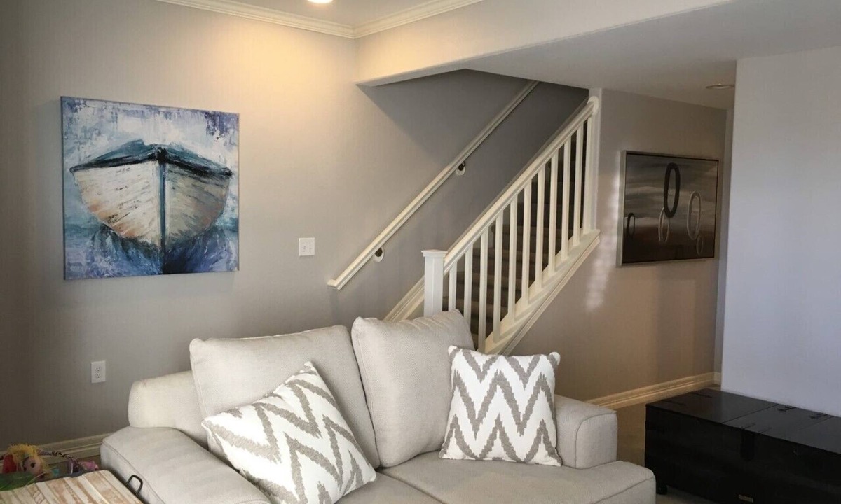 Jefferson Park House | Happening Jefferson Park Retreat