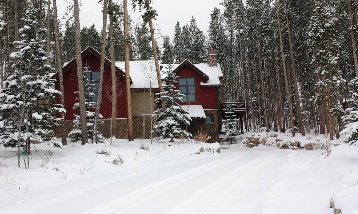 Fairways House | Highland Heaven, Free Shuttle/Parking, Hot Tub, 4 Private BR W/4 Private Baths.