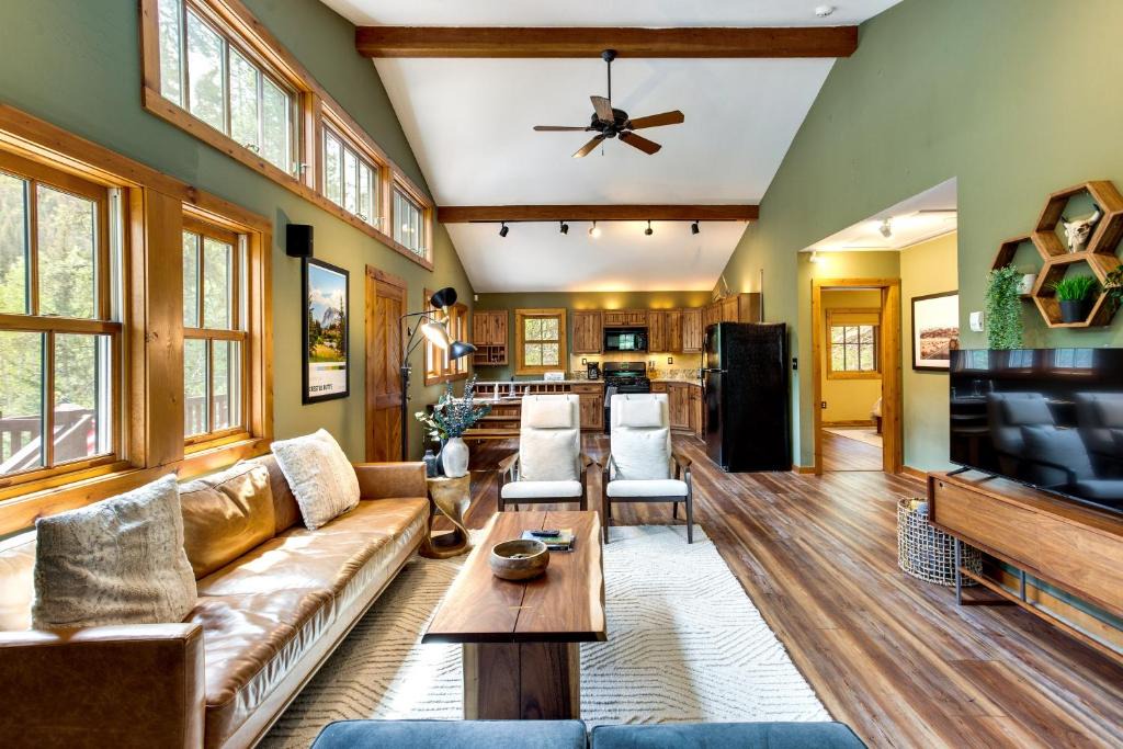 Almont House | Hike, Bike, Raft Colorado Home Near Crested Butte