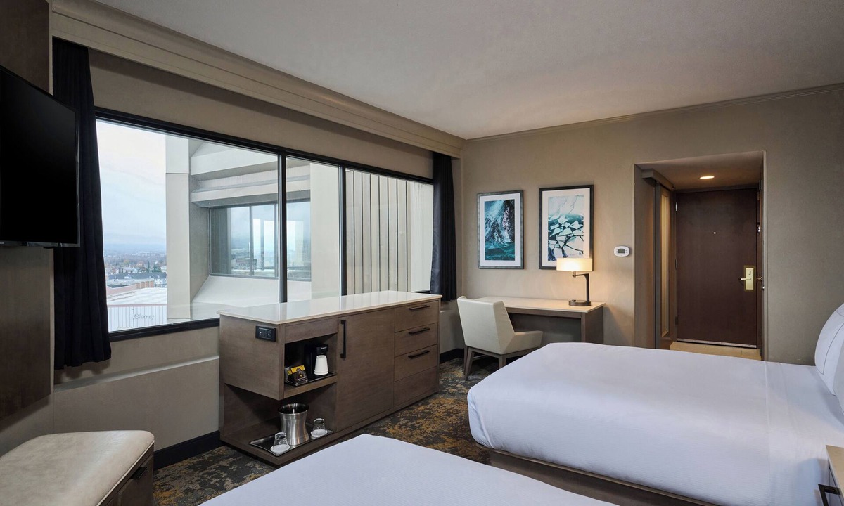 Downtown Anchorage Hotel | Hilton Anchorage